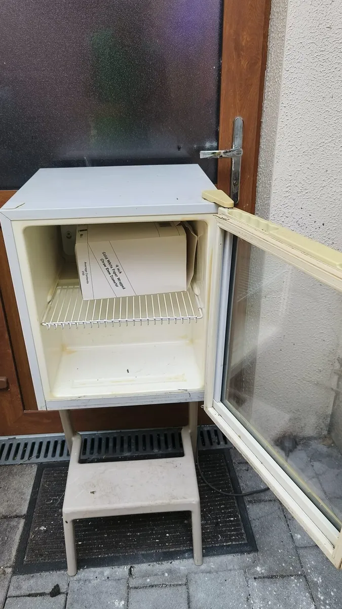 Table top fridge - Image 2
