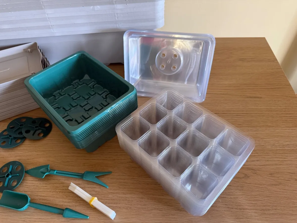 12 Seed Trays for Germination and 10 Window Boxes. - Image 3