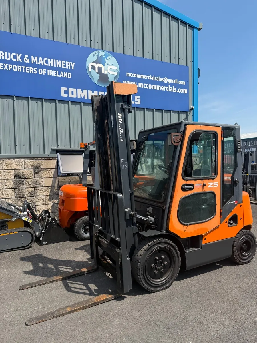 2.5 ton doosan forklift - Image 2