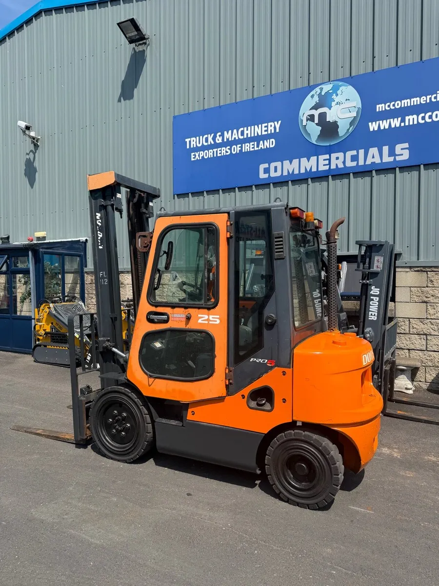 2.5 ton doosan forklift - Image 4
