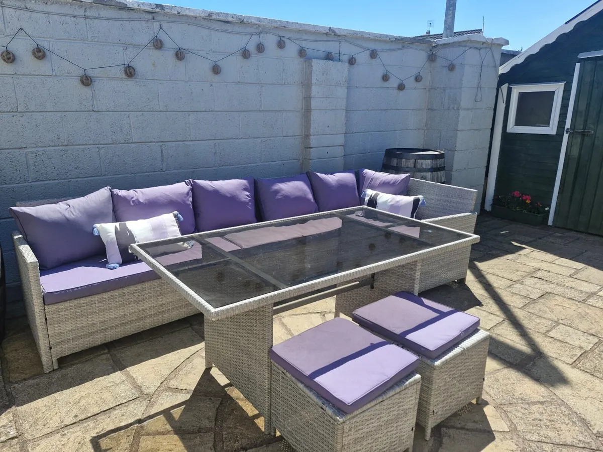 Garden table and Chairs - Image 2