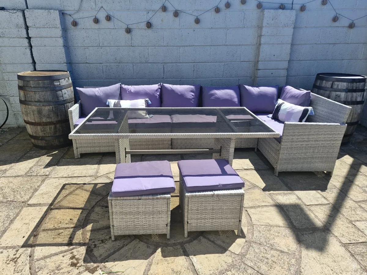 Garden table and Chairs - Image 3