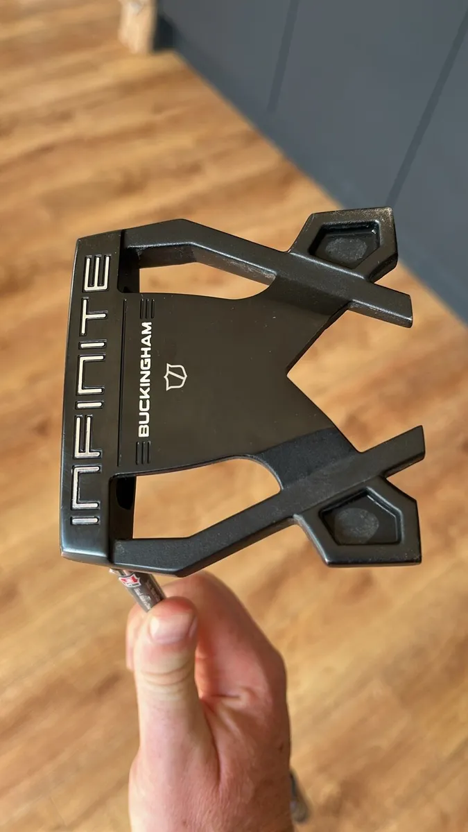 Left hand Wilson putter x 2 - Image 1