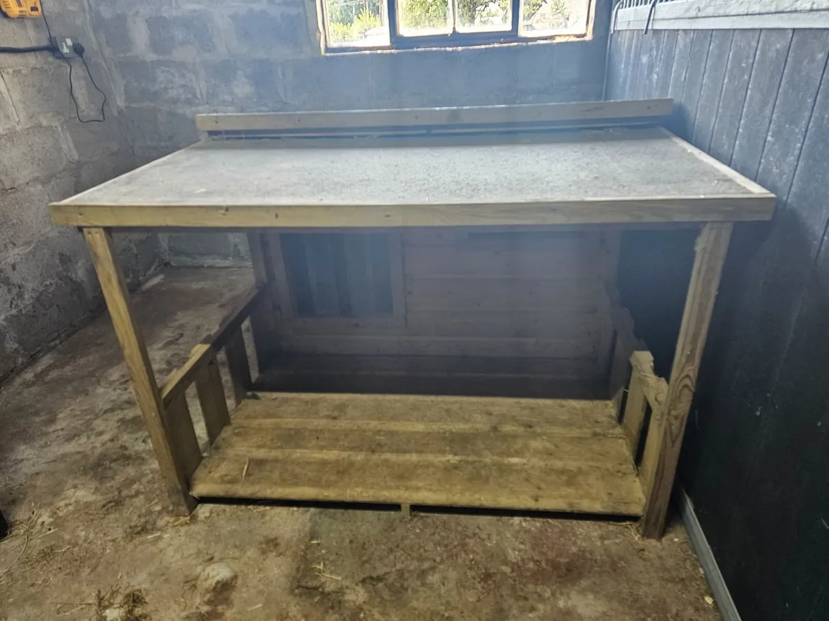Dog kennel - Image 1