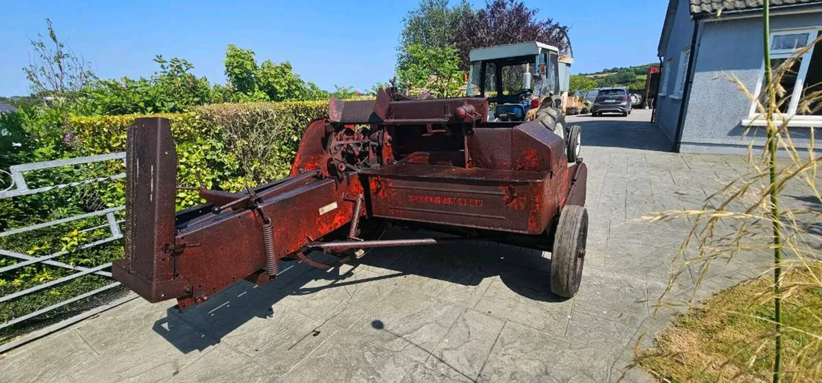 Massey ferguson small square baler for sale - Image 3