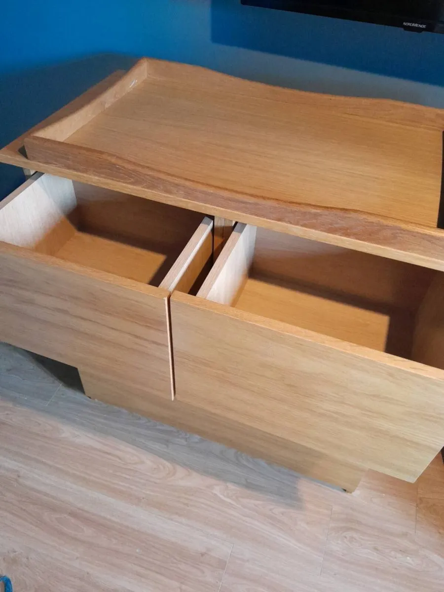 Baby changing unit with storage - Image 3