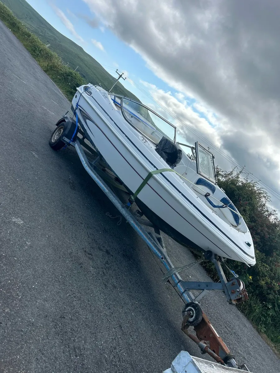 Glastron boat and trailer - Image 1