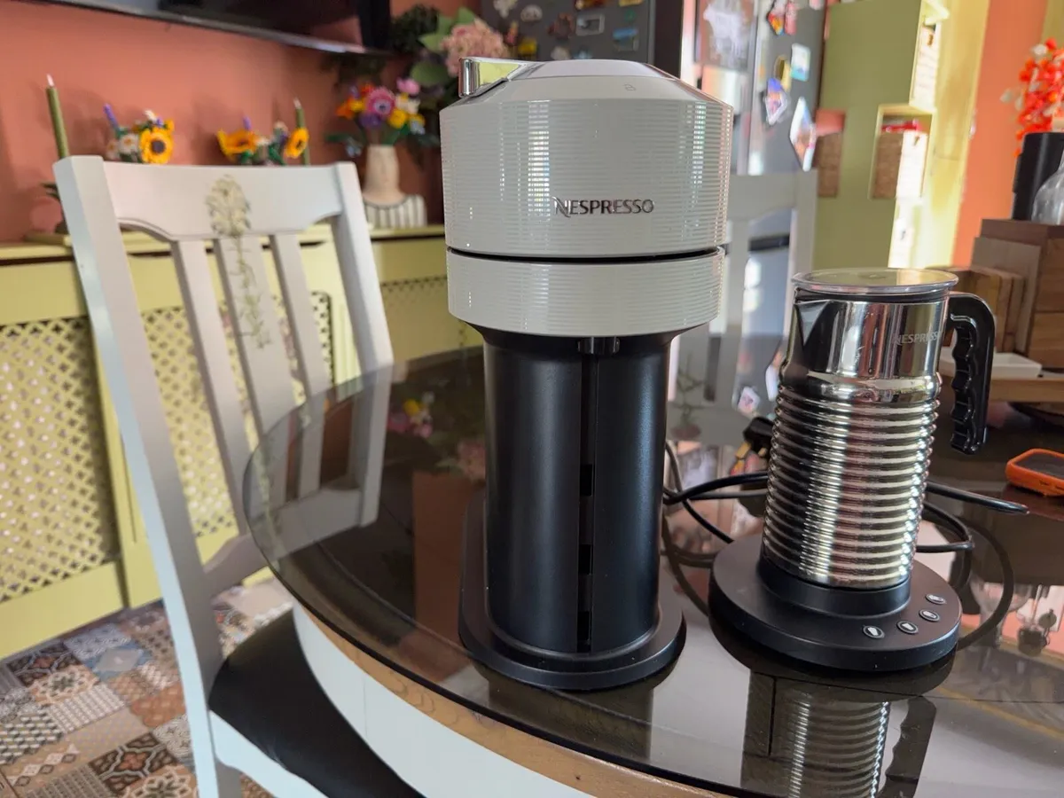 Nespresso Vurtuo Coffee Machine and Milk Frother F - Image 2