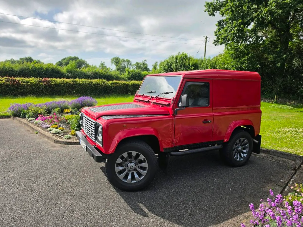 Land Rover Defender 90 - Image 2
