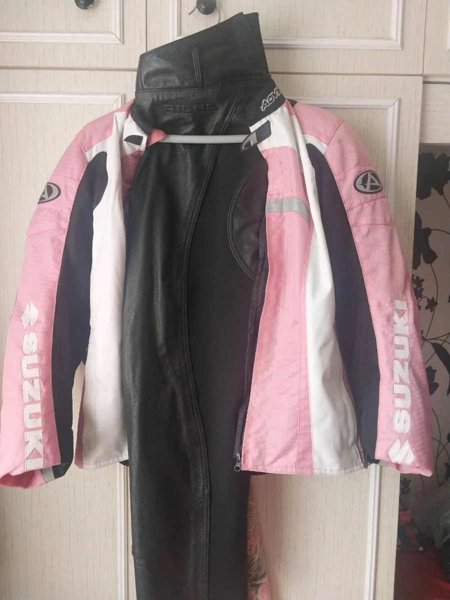 Woman's bike gear - Image 3
