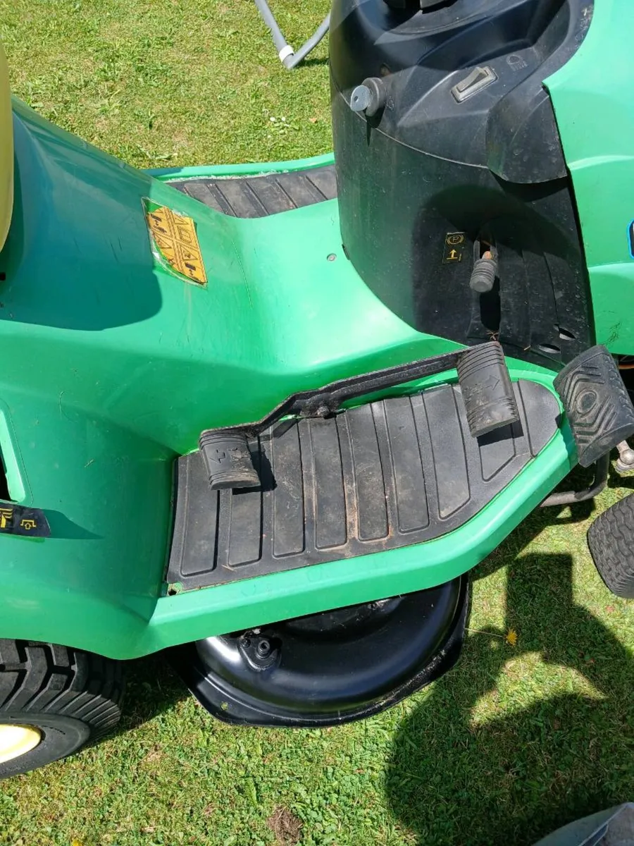 John Deere hydrostatic Lr135 - Image 3