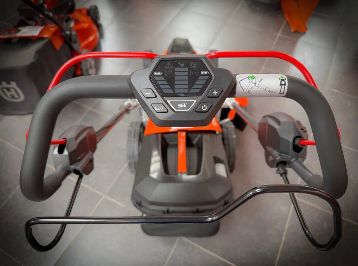 Oleo-Mac Cordless Lawnmowers - Image 4