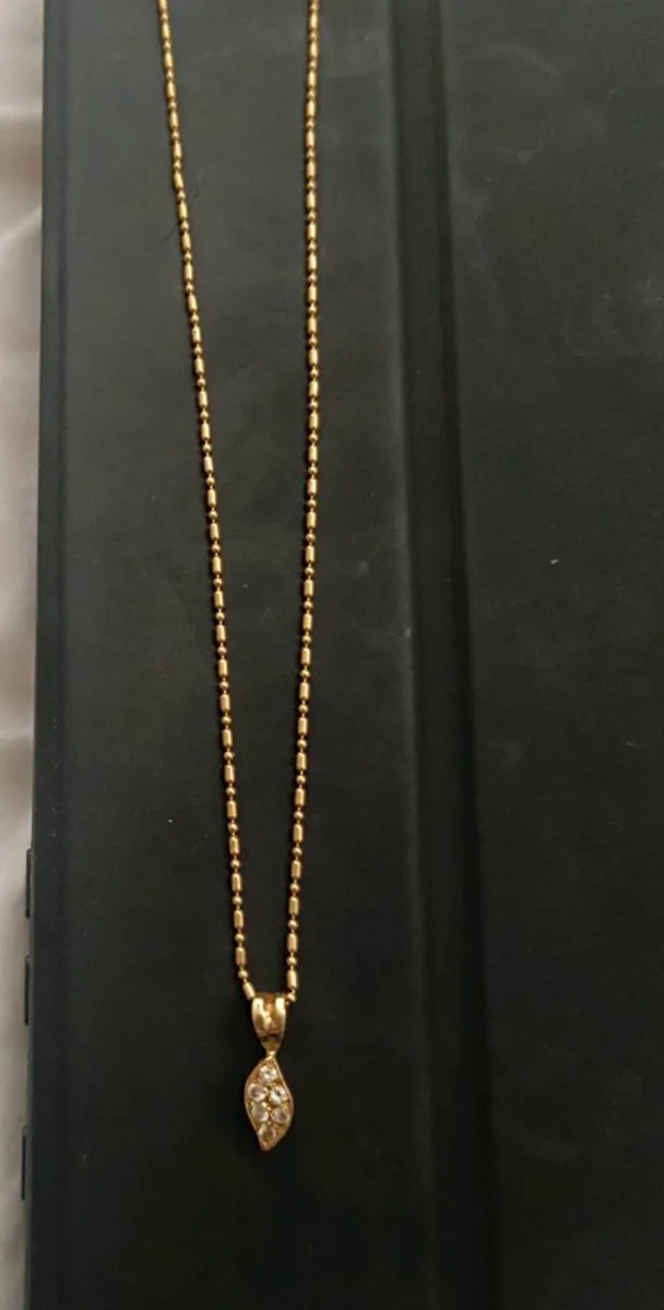 Gold chain - Image 1