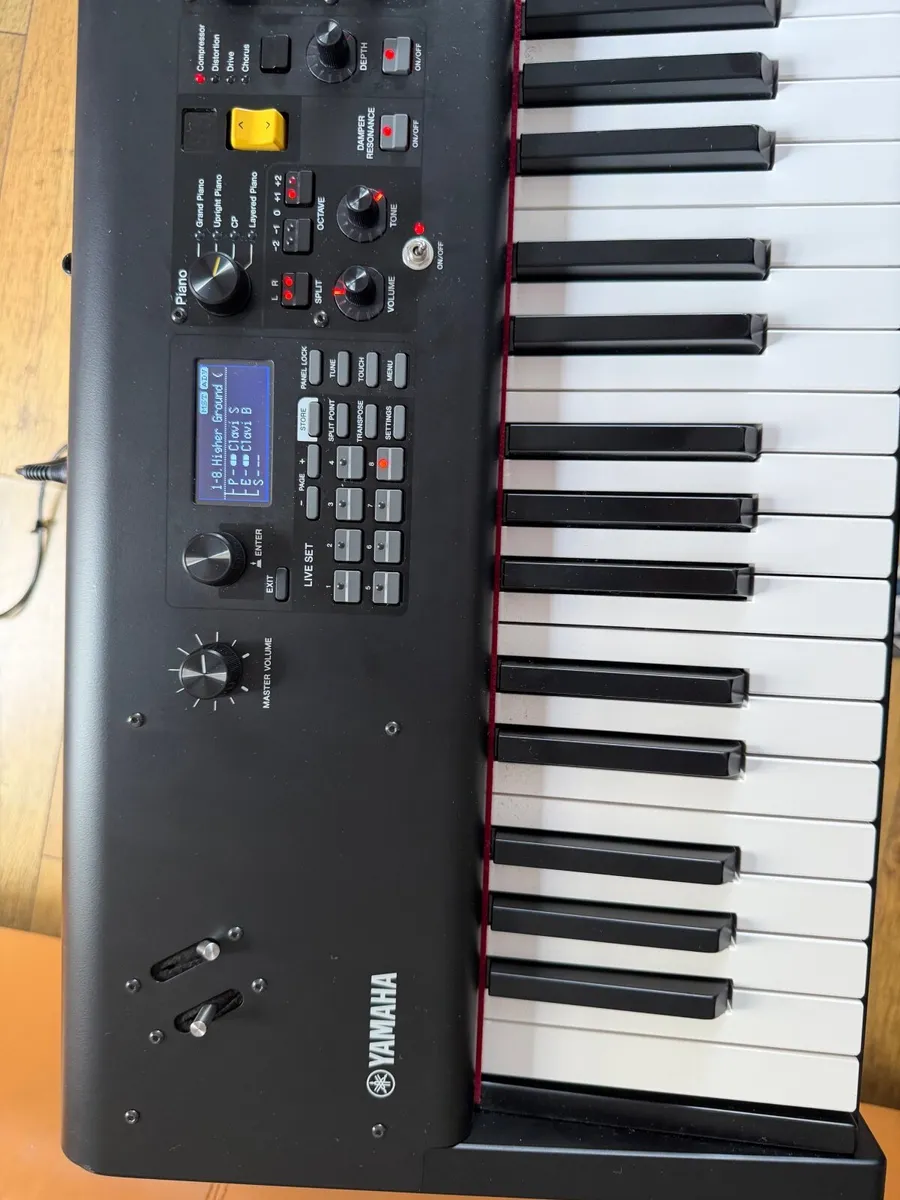 YAMAHA CP73 Stage piano - Image 3