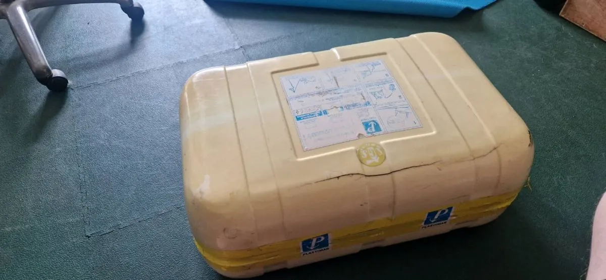 Plastimar Liferaft - Image 1
