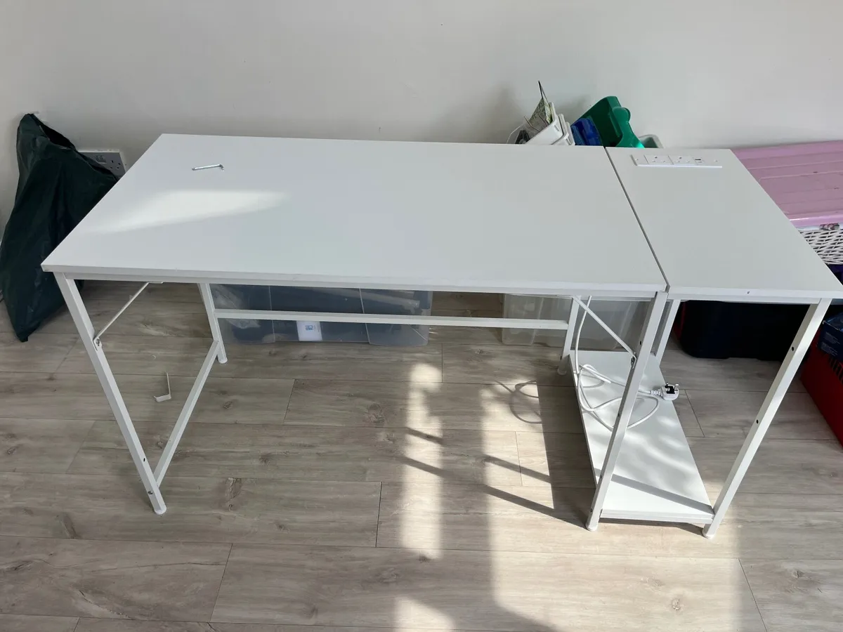 Computer desk for sale - Image 1