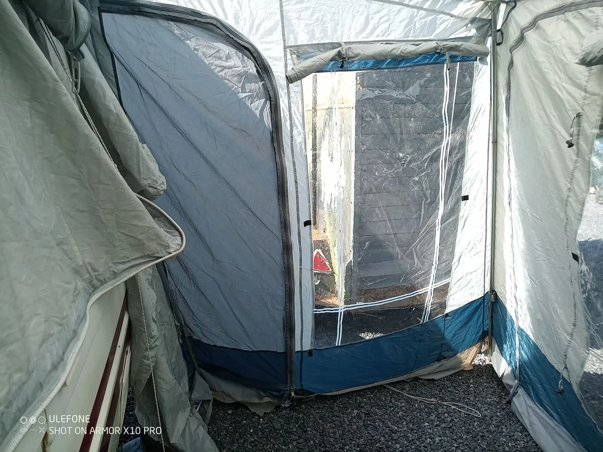 Tent - Image 4