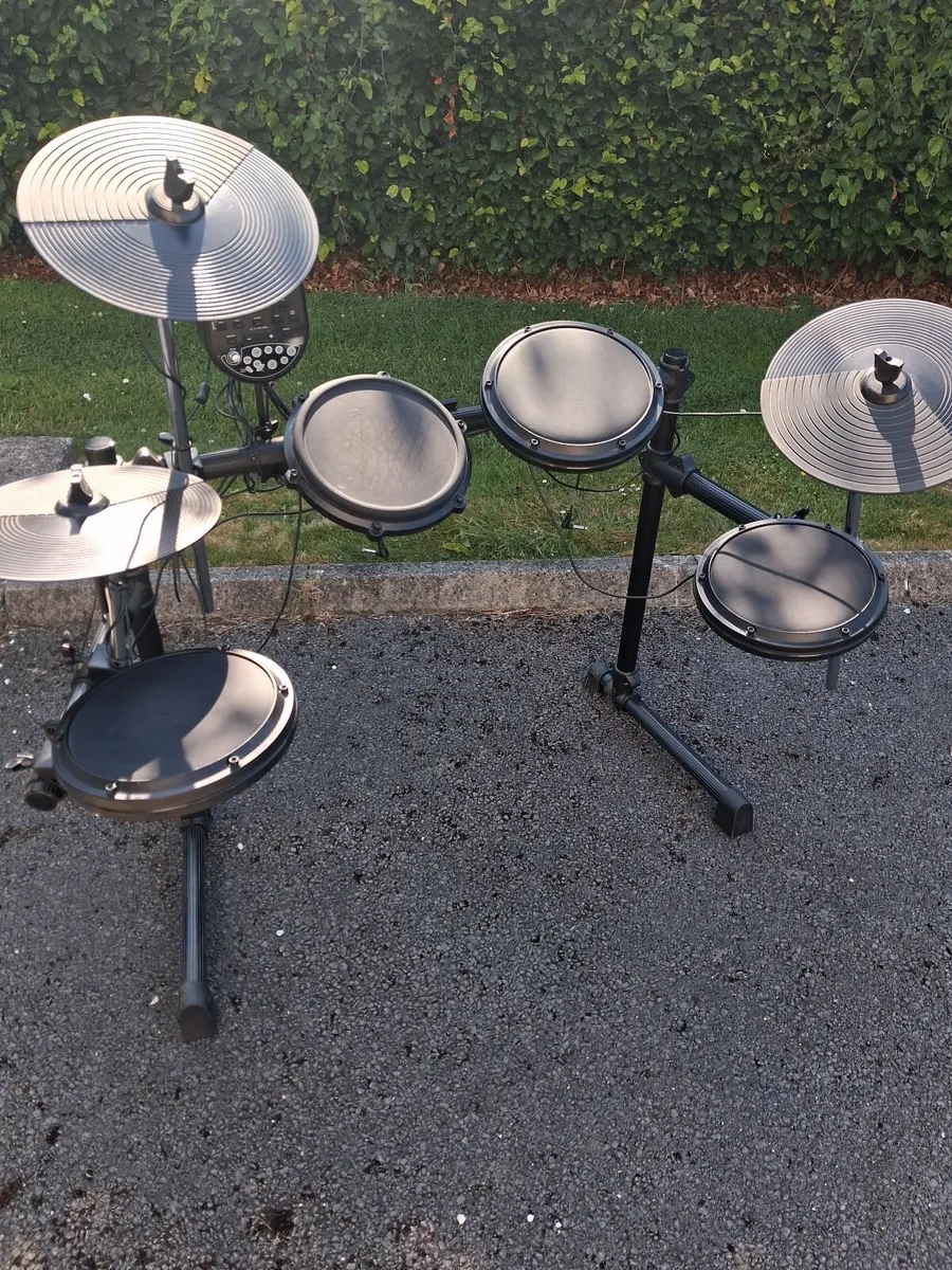 Electronic Drumkit - Image 1