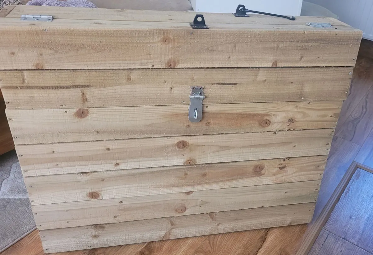 Wall mounted drop down bar - Image 2