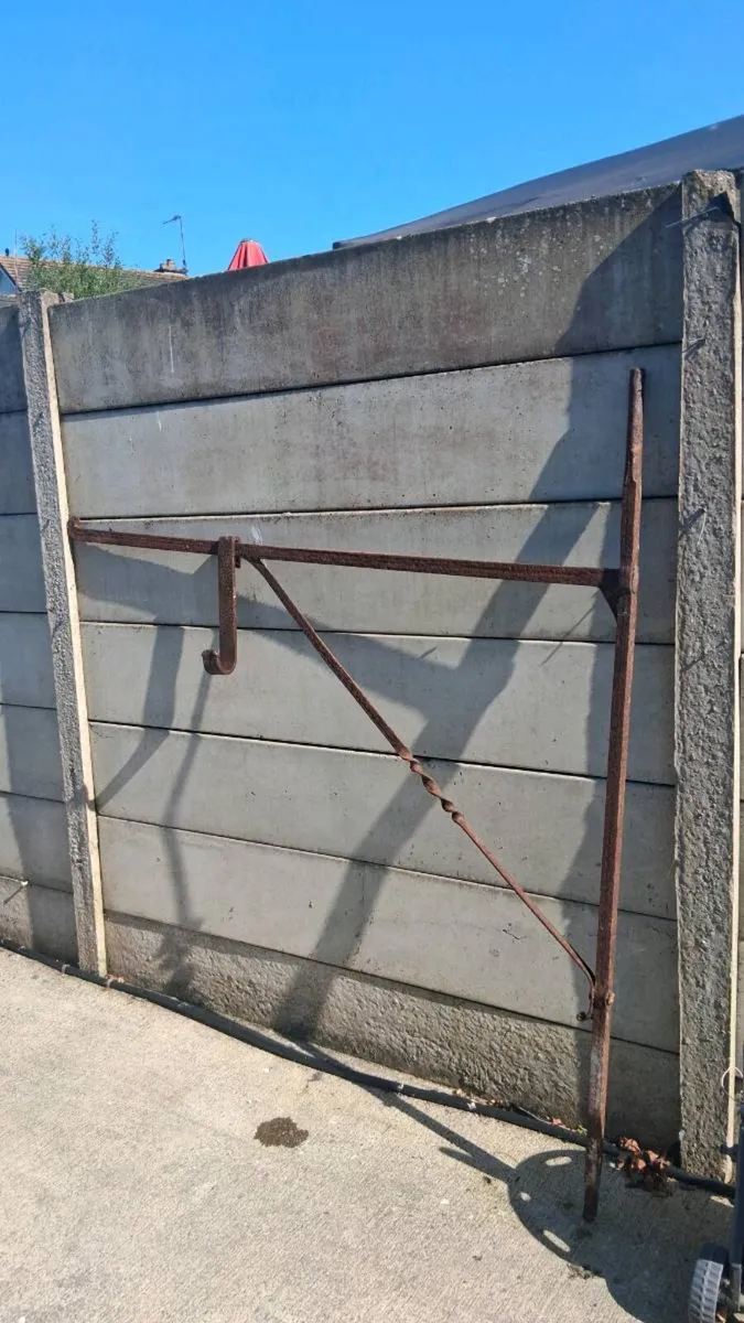 Fire crane & hanger