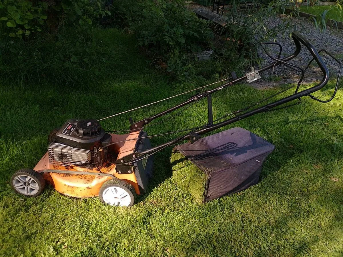 Knk Briggs self propelled lawnmower - Image 2
