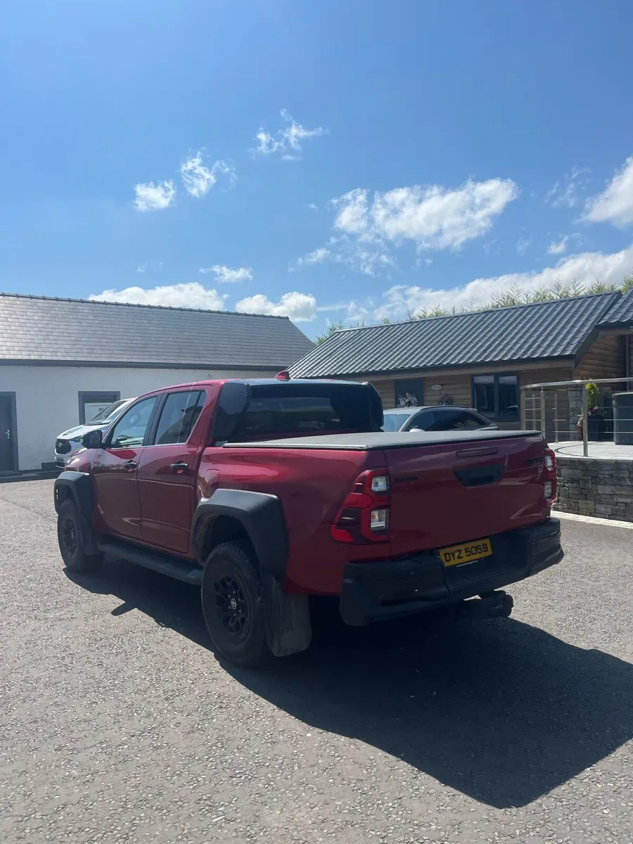 Toyota hilux GR sport - Image 2