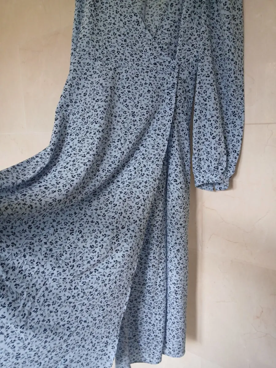 Blue monki london long sleeved full lenght dress - Image 4