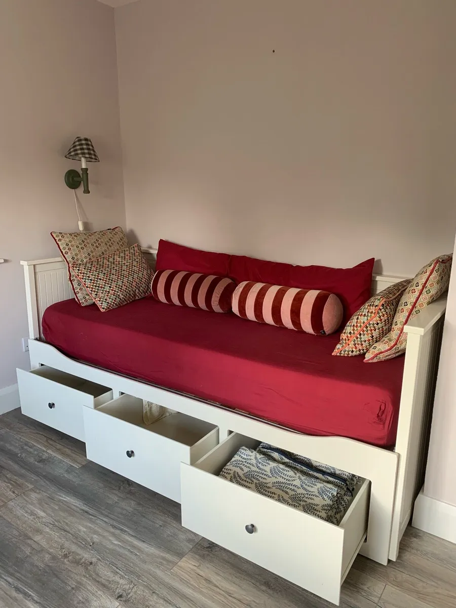 IKEA Hemnes Day Bed - Image 2
