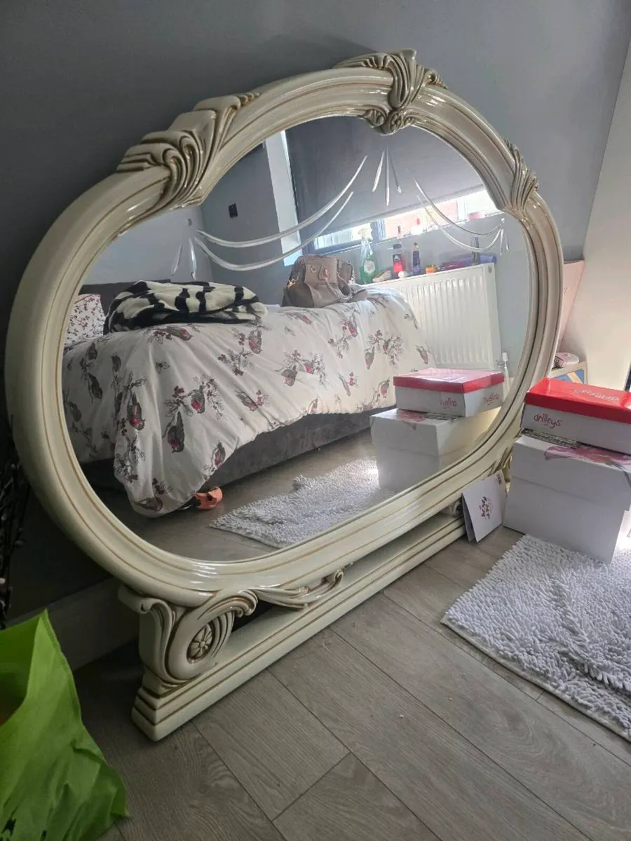 Wall mirror - Image 1