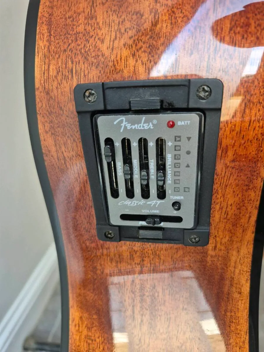 Fender CD-140SCE Electro-Acoustic Guitar - Image 2