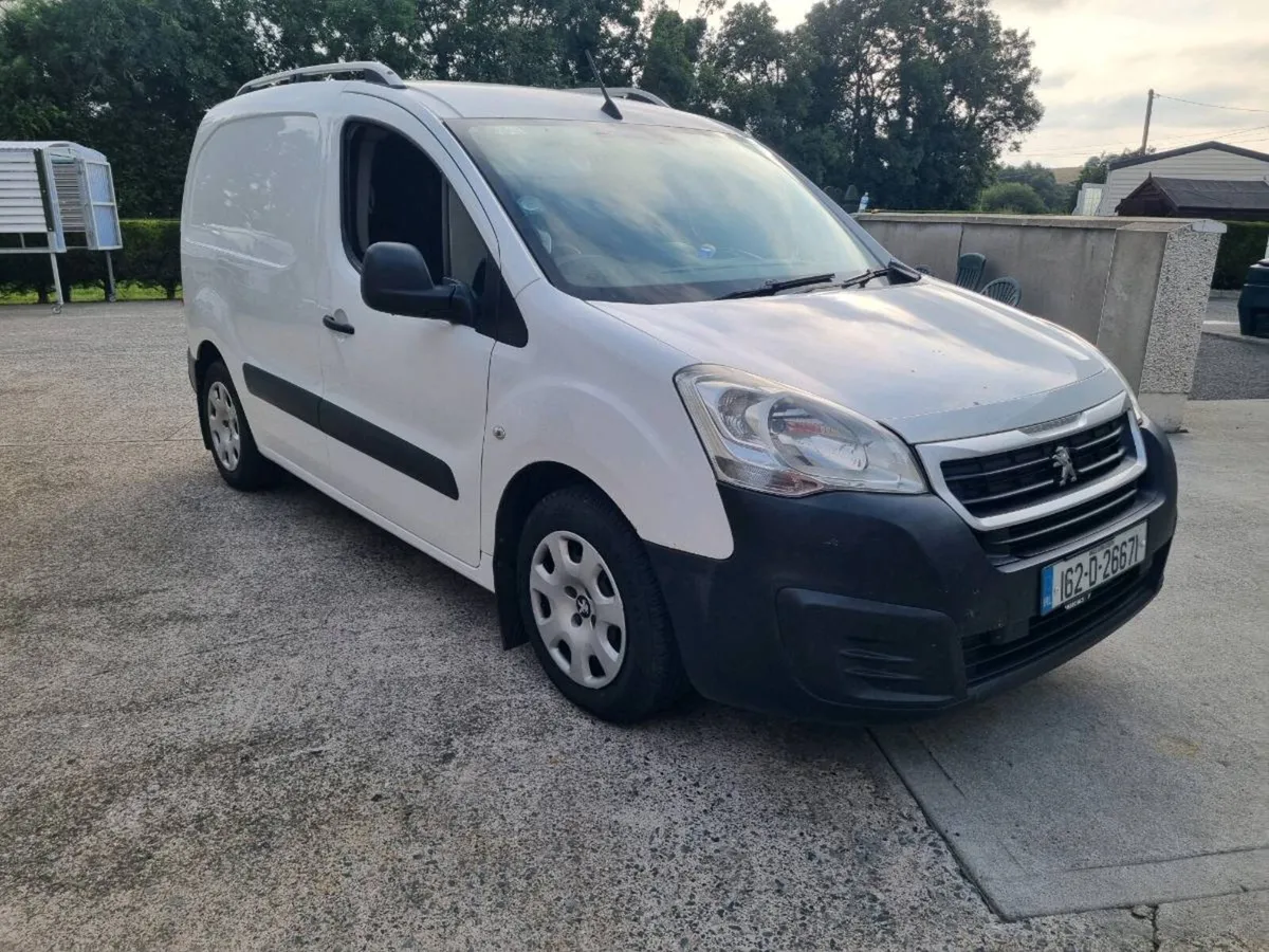 * Peugeot Partner New CVRT * - Image 2