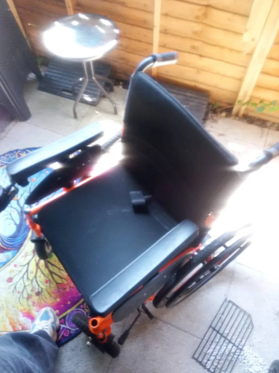 Electric wheelchair - Image 1
