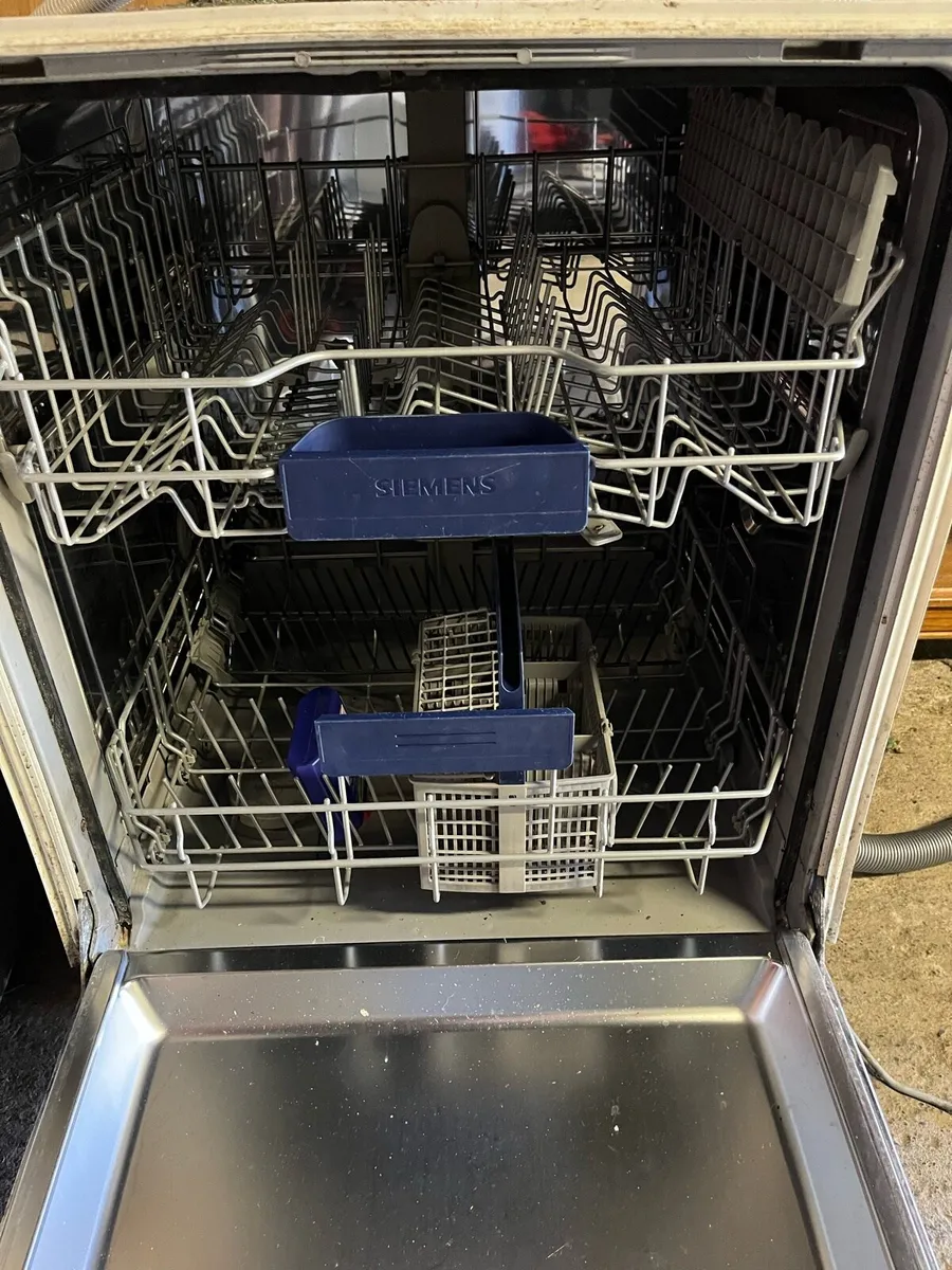 Dishwasher - Image 1