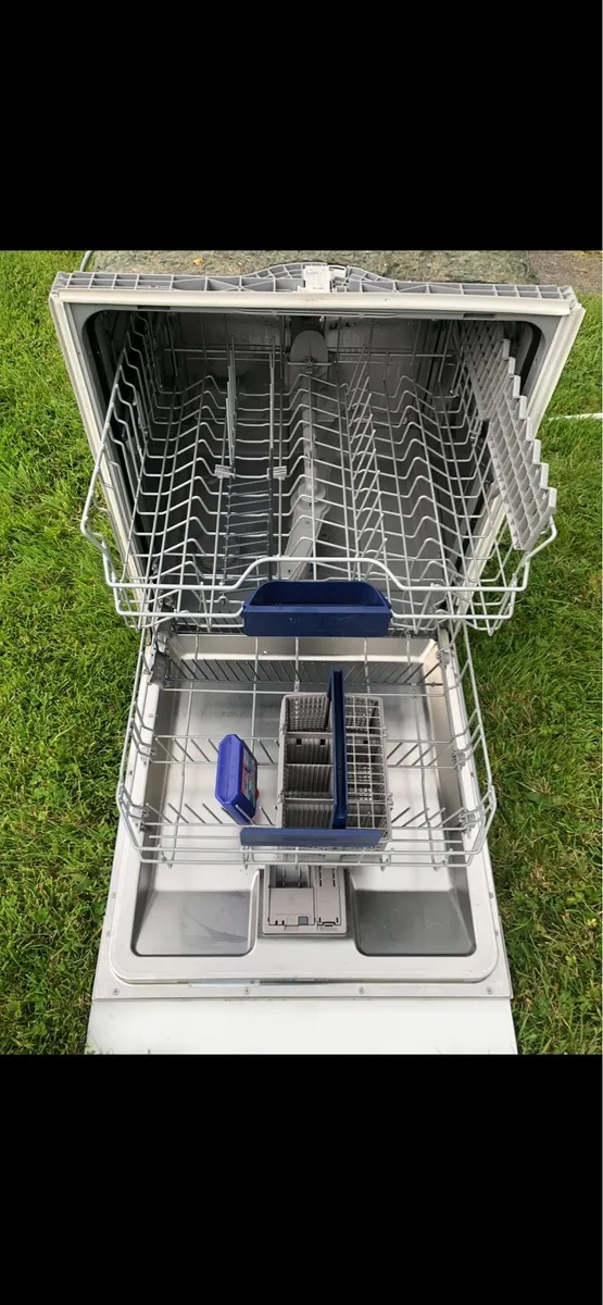 Dishwasher - Image 2