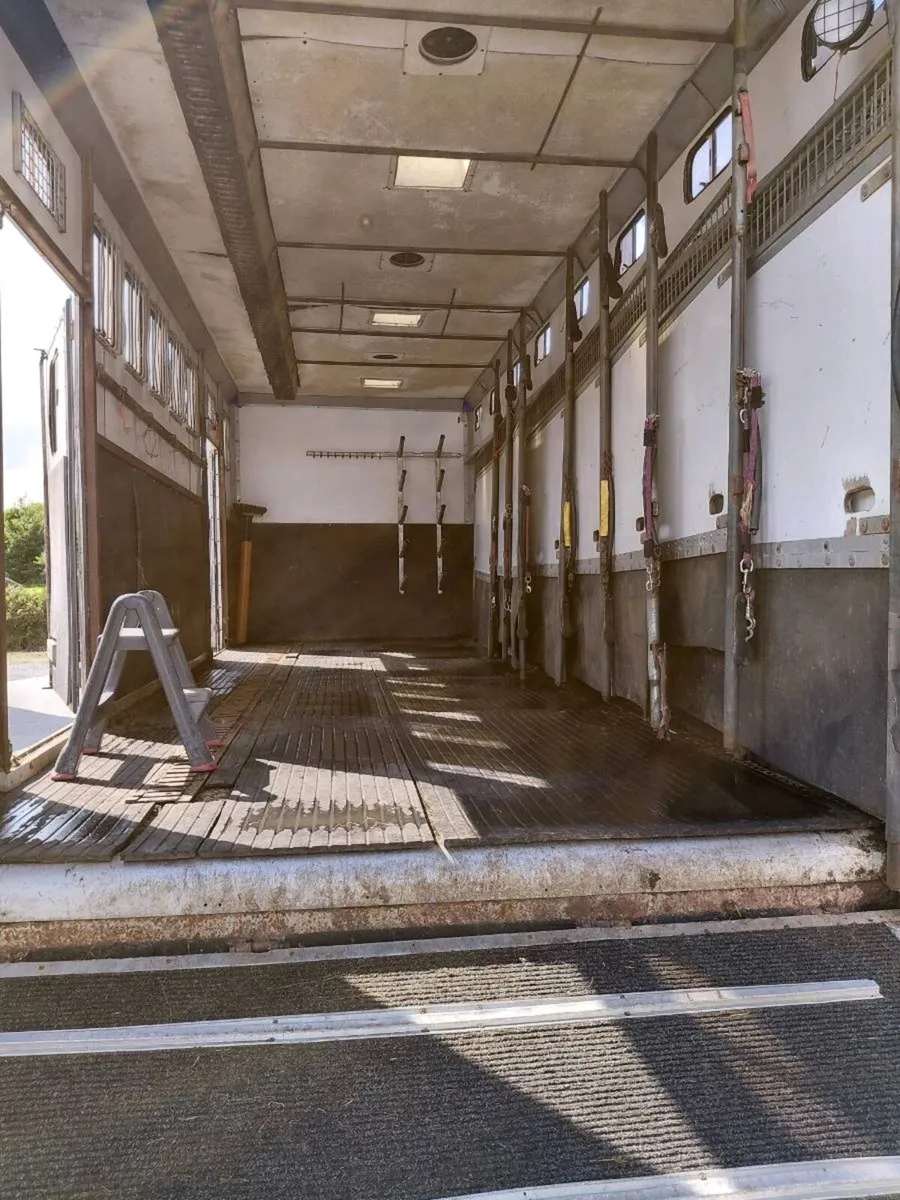 Horse Lorry - Image 3
