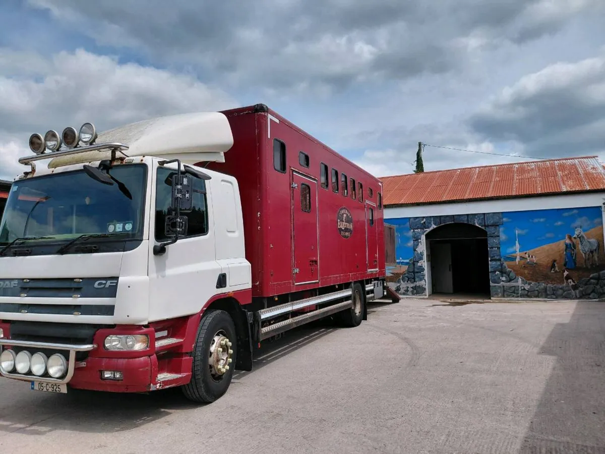 Horse Lorry - Image 1