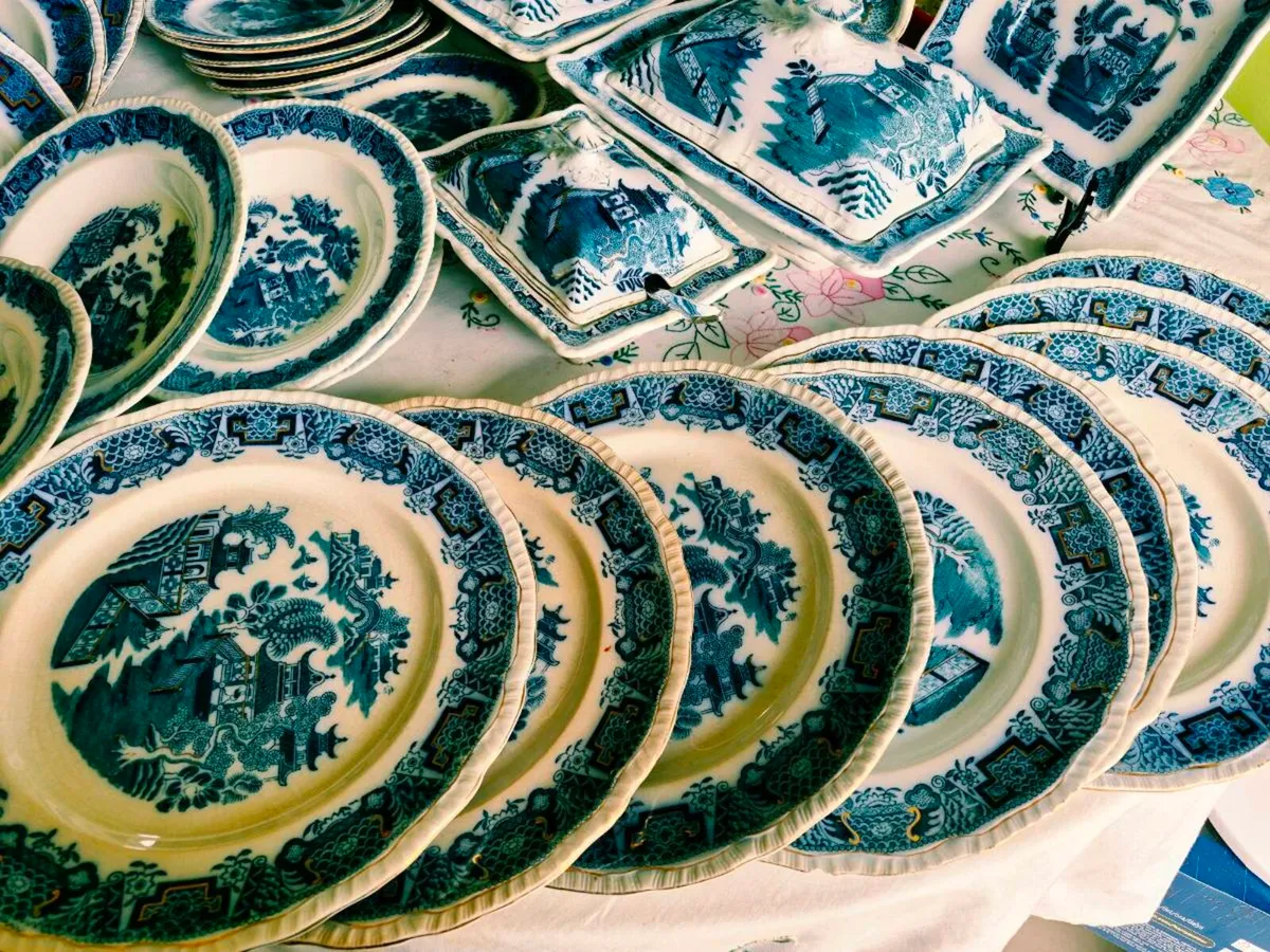 Rare Bristol Mandarin dinner service. - Image 2