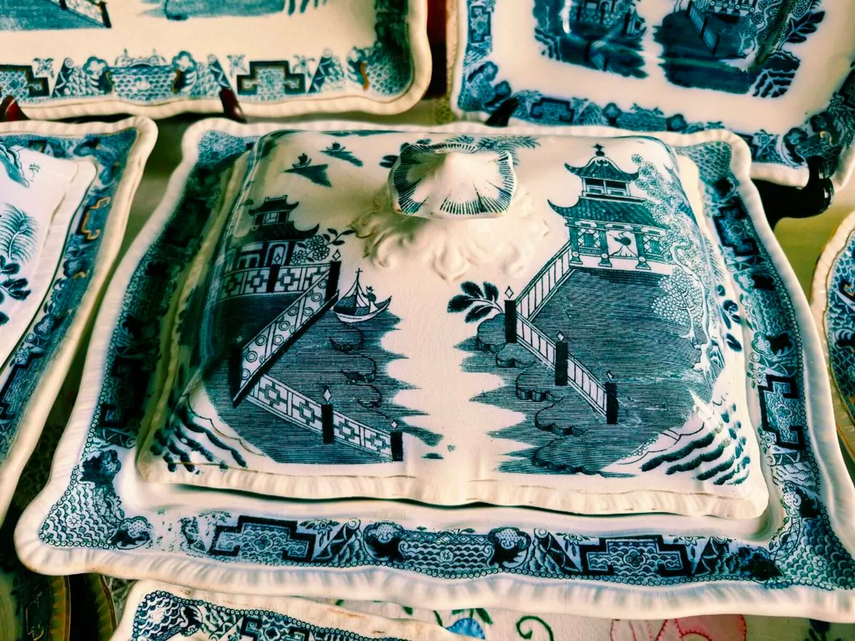 Rare Bristol Mandarin dinner service. - Image 4