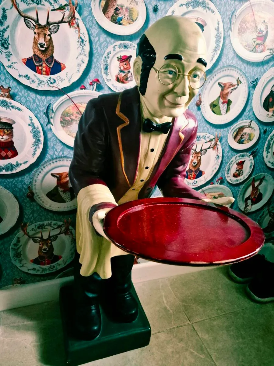 Big ornate vintage Butler. - Image 1