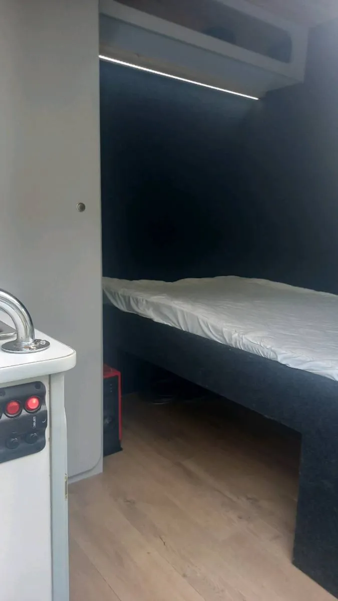 Work camper van - Image 4