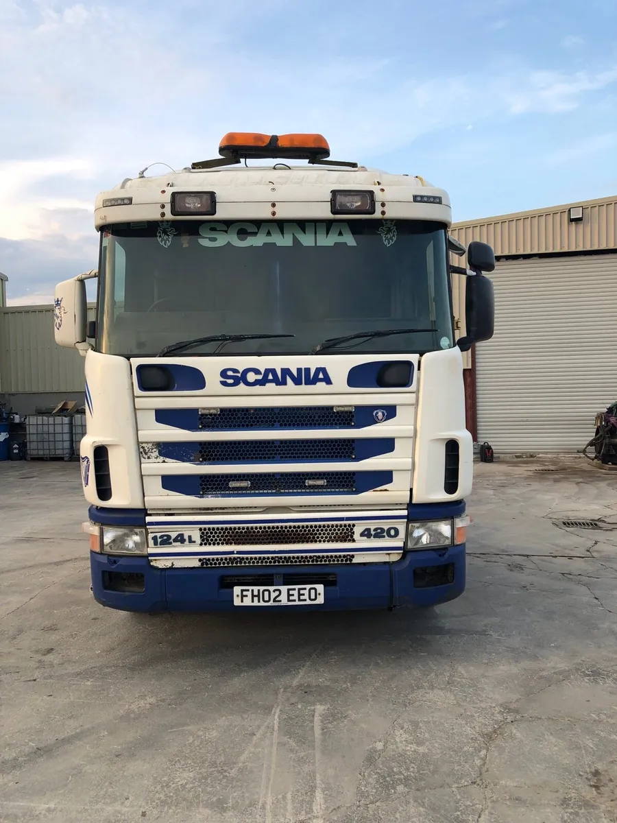 Scania 124 420 recovery truck - Image 2