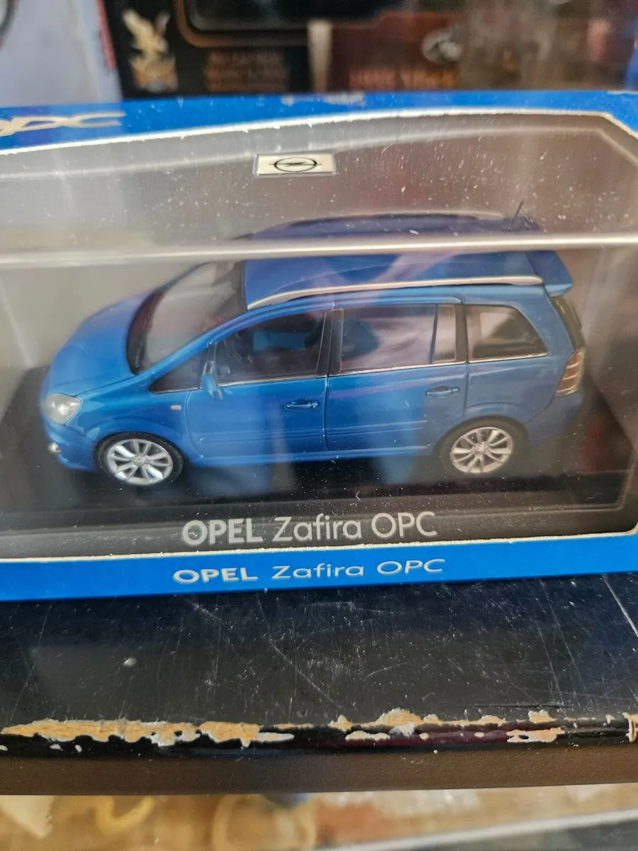 Corgi Norev Opel Zafira - Image 3
