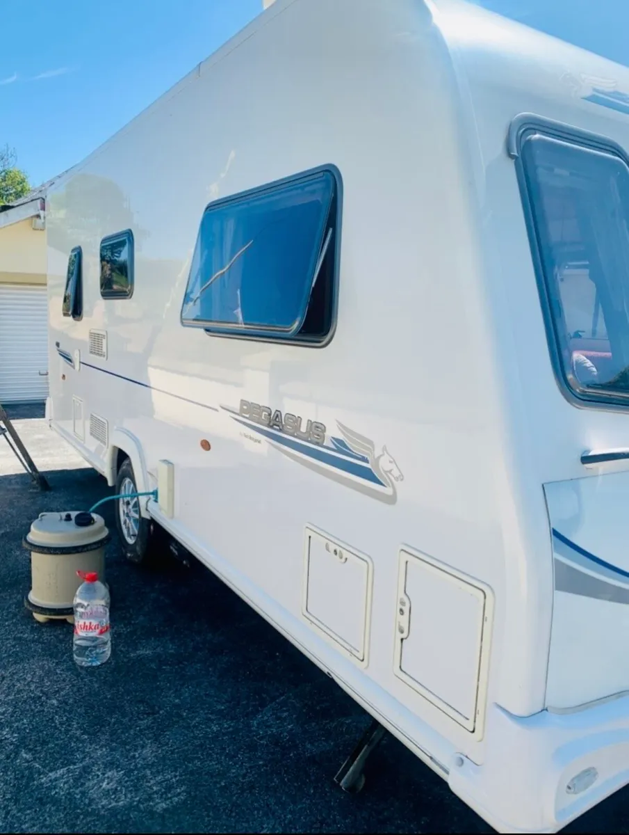Caravan - Image 4