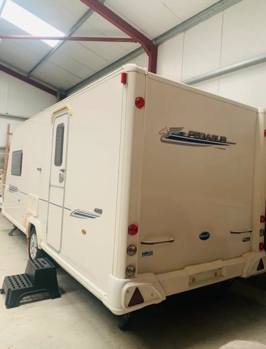 Caravan - Image 2