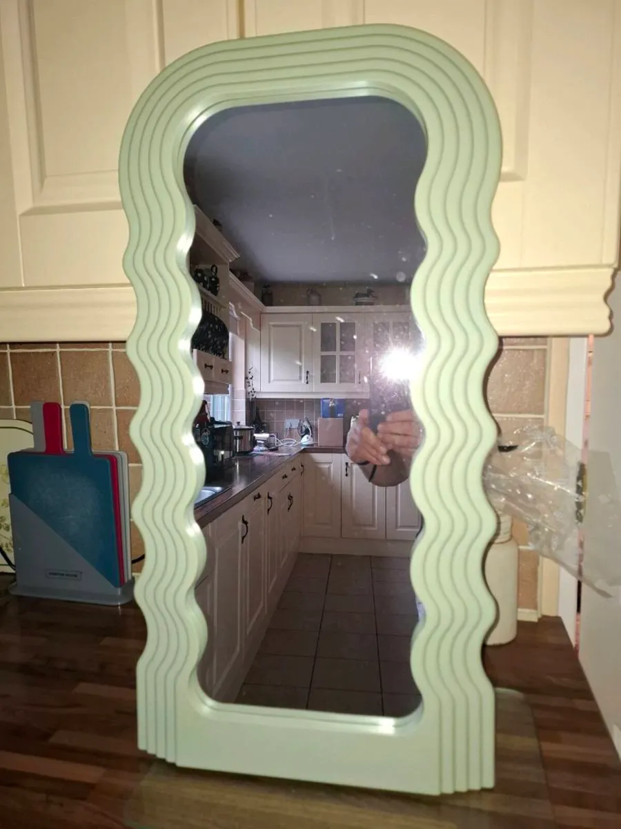 Mirror - Image 1
