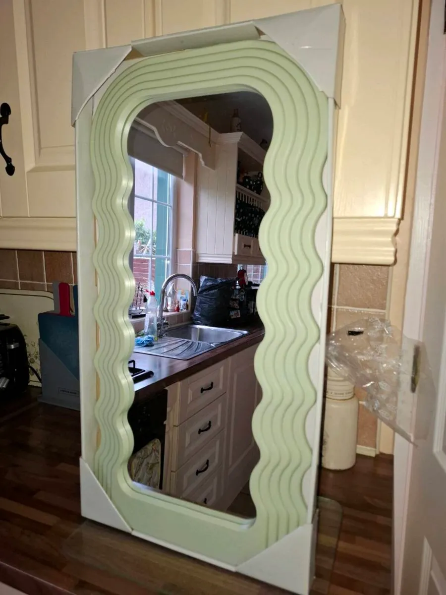 Mirror - Image 2