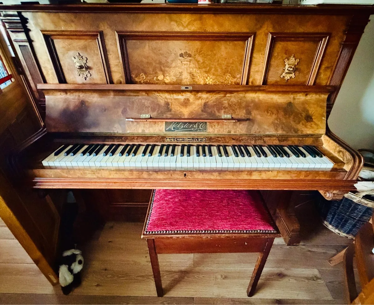 Piano - Image 1