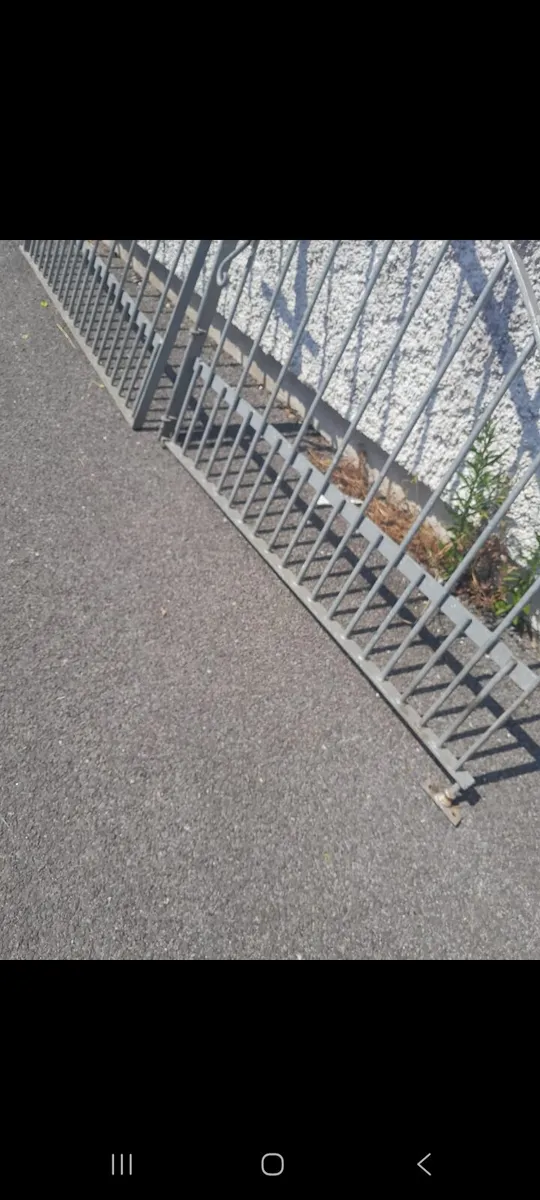 Entrance gates - Image 2