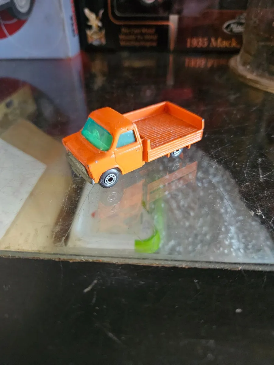 Matchbox Superfast Ford Transit Van - Image 1