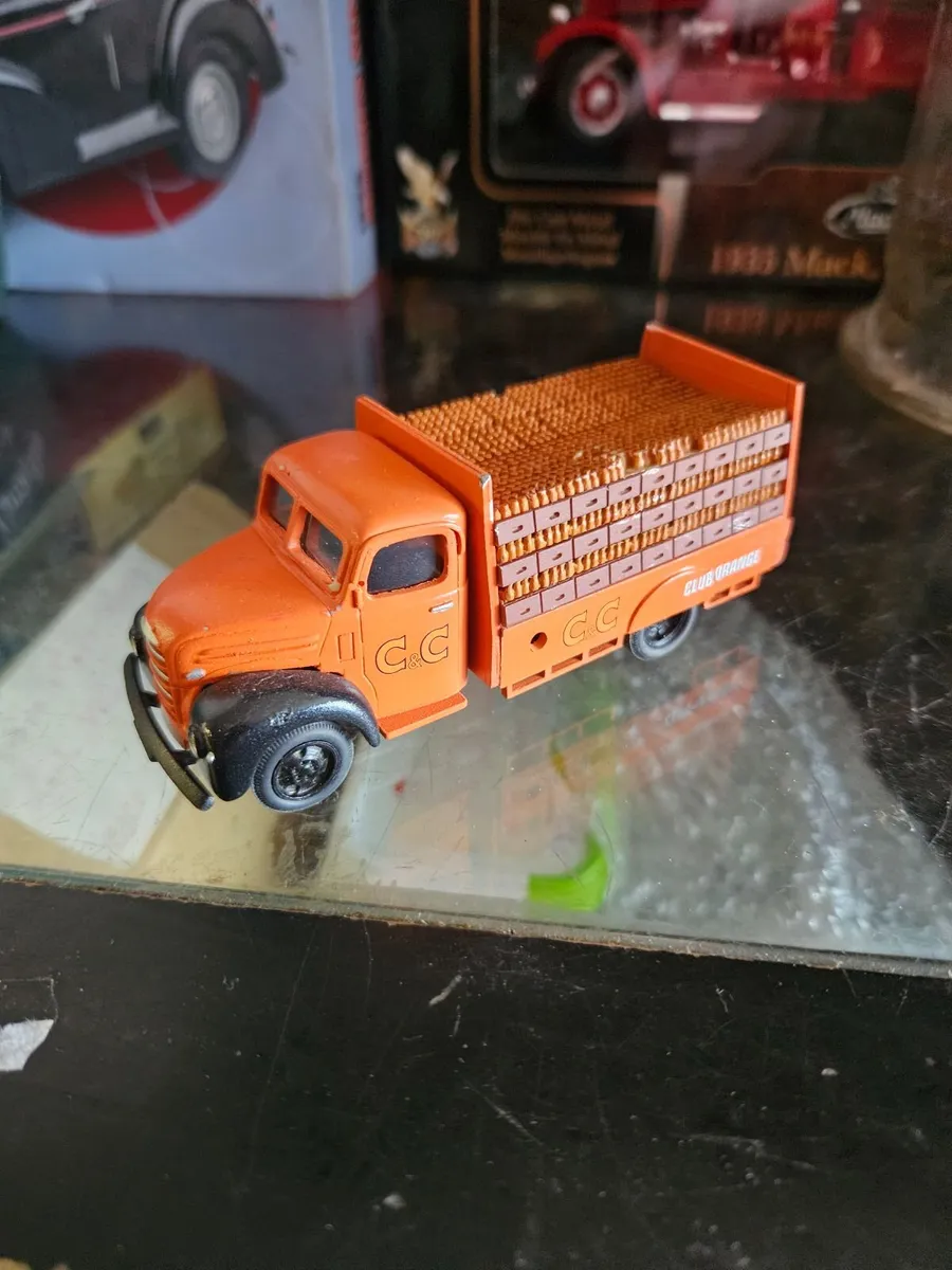 Corgi C&C Club Orange Truck - Image 1